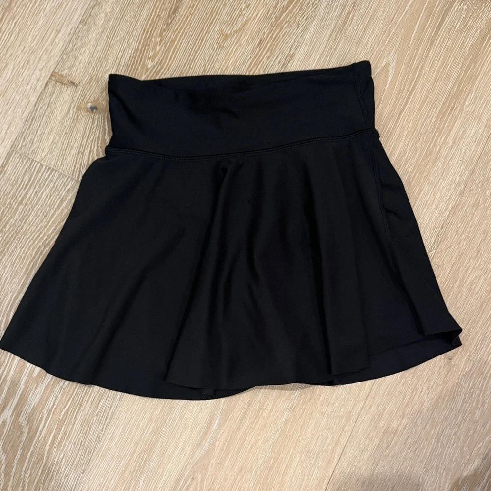 Girls Old Navy Black Athletic Skirt in Size XL (14-16)